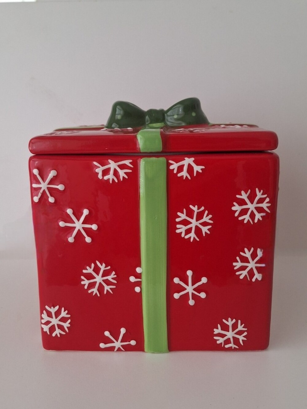 Real Home ceramic Christmas cookie jar.